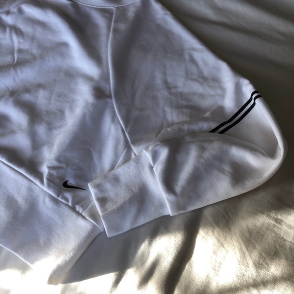 NWT Nike Oversized Sweatshirt - Picture 2 of 7